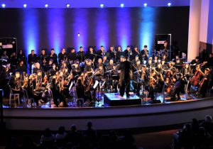 1º Festival de Musica Tom Jobim foi marcado por um grandioso espetáculo no Cine Teatro Municipal