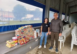 AMAS recebeu doação de mais de 140 quilos de alimentos arrecadados em show beneficente