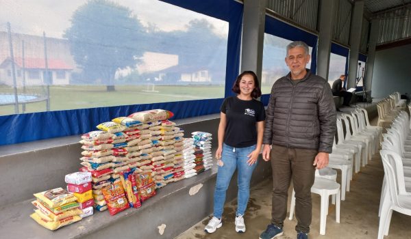 AMAS recebeu doação de mais de 140 quilos de alimentos arrecadados em show beneficente