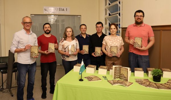 Município realizou lançamento do 'Inventário Literário - Poesias, Crônicas e Contos'