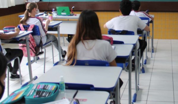 Projeto de Lei no Paraná propõe mudanças nas regras para a escolha de diretores de escolas estaduais