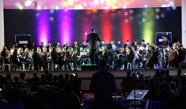 Orquestra Filarmônica Tom Jobim realiza 'Ação Entre Amigos' e Show 'Meu Brasil Brasileiro'