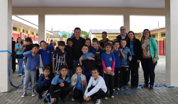 Prefeitura realizou solenidade de inauguração da obra realizada na Escola Municipal Gabriel Prestes
