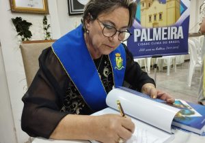 Historiadora Vera Lúcia fala sobre o livro 'Palmeira Cidade Clima do Brasil'