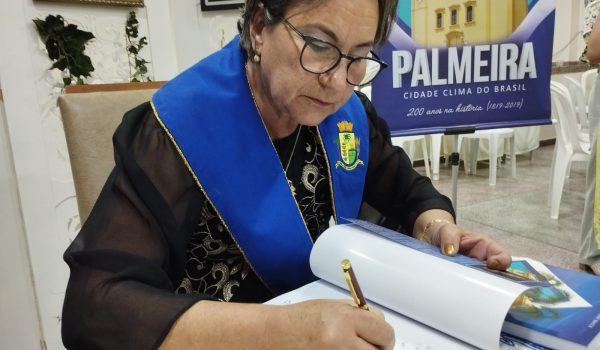 Historiadora Vera Lúcia fala sobre o livro 'Palmeira Cidade Clima do Brasil'