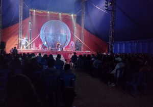 Circo Rakmer: O cotidiano mágico por trás das cortinas