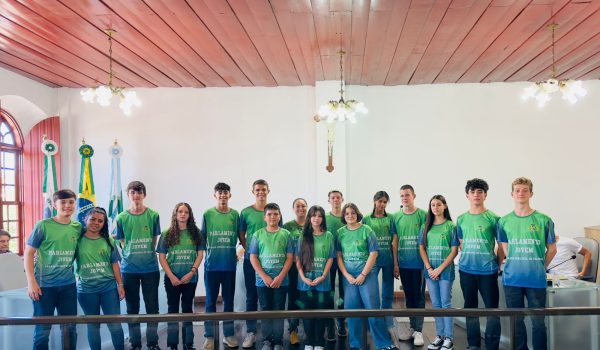 Parlamento Jovem 2024: Jovens parlamentares tomam posse na Câmara Municipal de Palmeira