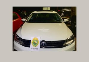 Polícia Militar de Palmeira encontra veículo roubado próximo ao Centro de Eventos Francisco Rutcoski