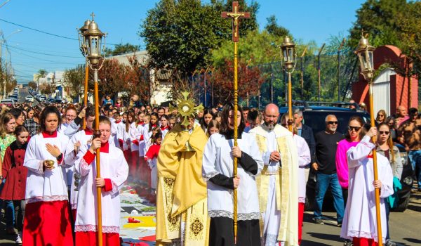 Padre Adriano comenta sobre preparativos para a celebração de Corpus Christi em Palmeira