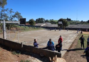 Prefeitura assina ordem de serviço para início de construção de quadra coberta na Escola Municipal de Queimadas