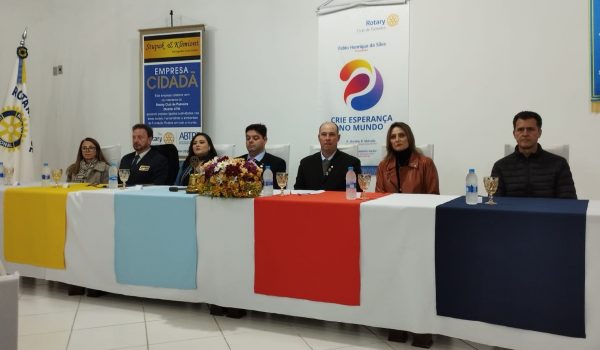 Rotary Club de Palmeira empossa nova diretoria e acolhe dois novos rotarianos