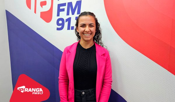 Fabíola Mereles, vereadora mais votada do município, participa de entrevista à Ipiranga FM