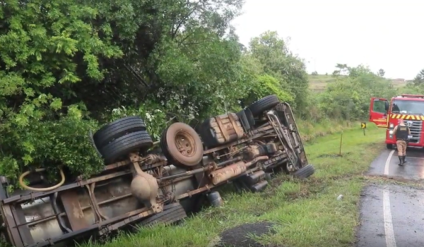 Caminhoneiro morre em acidente na PR-151, entre Ponta Grossa e Palmeira