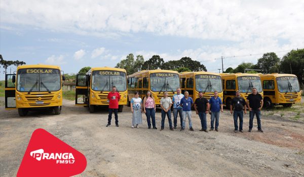 Prefeitura de Palmeira amplia frota de transporte escolar com seis novos ônibus