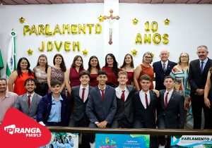 Jovens Parlamentares recebem homenagens no encerramento do Programa Parlamento Jovem 2024