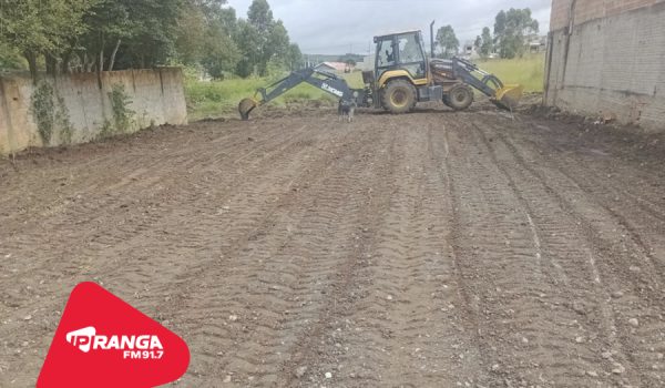 Prefeitura realiza limpeza na Vila Rosa para melhorar segurança e condições urbanas