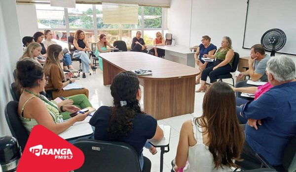 Prefeitura realiza reunião com enfermeiros para alinhar metas da gestão municipal