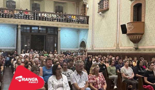 Igreja Matriz lotada marca a primeira sexta-feira da Quaresma em Palmeira com Missa Penitencial