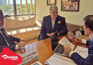 Deputado Aliel reforça apoio a Palmeira em reunião com prefeito Altamir Sanson