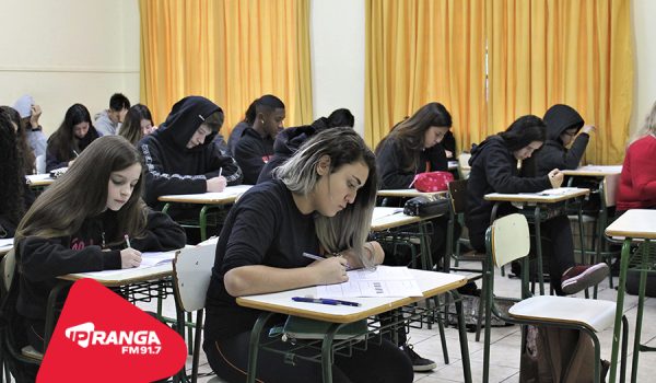 Educação reforça importância do Enem aos alunos; Paraná tem app exclusivo para preparação