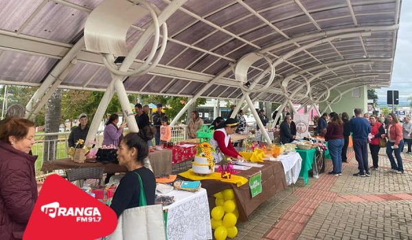 Feira especial do Dia das Mães destaca empreendedoras locais e atrai grande público