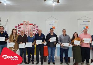 Rotary Club de Palmeira homenageia sócios fundadores e é reconhecido como Clube Revelação em conferência distrital