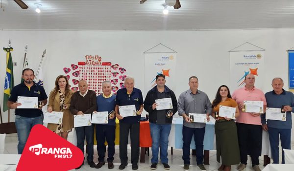 Rotary Club de Palmeira homenageia sócios fundadores e é reconhecido como Clube Revelação em conferência distrital