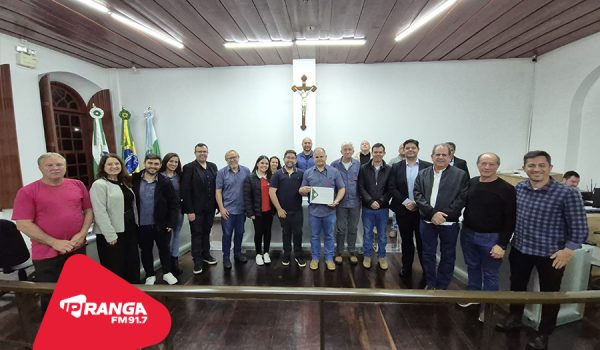 Câmara de Vereadores homenageia Rádio Ipiranga pelos 77 anos de história