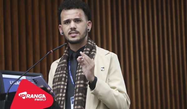 Lucas Lopes representa Palmeira no Parlamento Universitário 2025