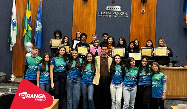Parlamento Jovem de Palmeira realiza visita institucional à Câmara Municipal de São José dos Pinhais