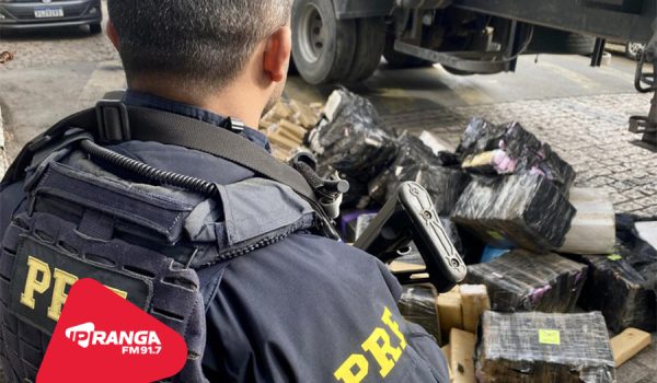 PRF apreende 2,3 toneladas de maconha em caminhão na BR-277, em Campo Largo