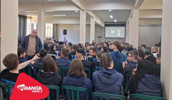 Sargento Gaio promove palestra sobre combate às drogas e destaca nova lei contra cigarros eletrônicos