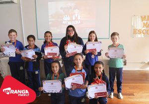 Secretaria de Educação de Palmeira entrega certificados do Concurso MPT na Escola 2025